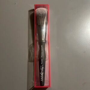 ULTA BEAUTY Powder Brush 20